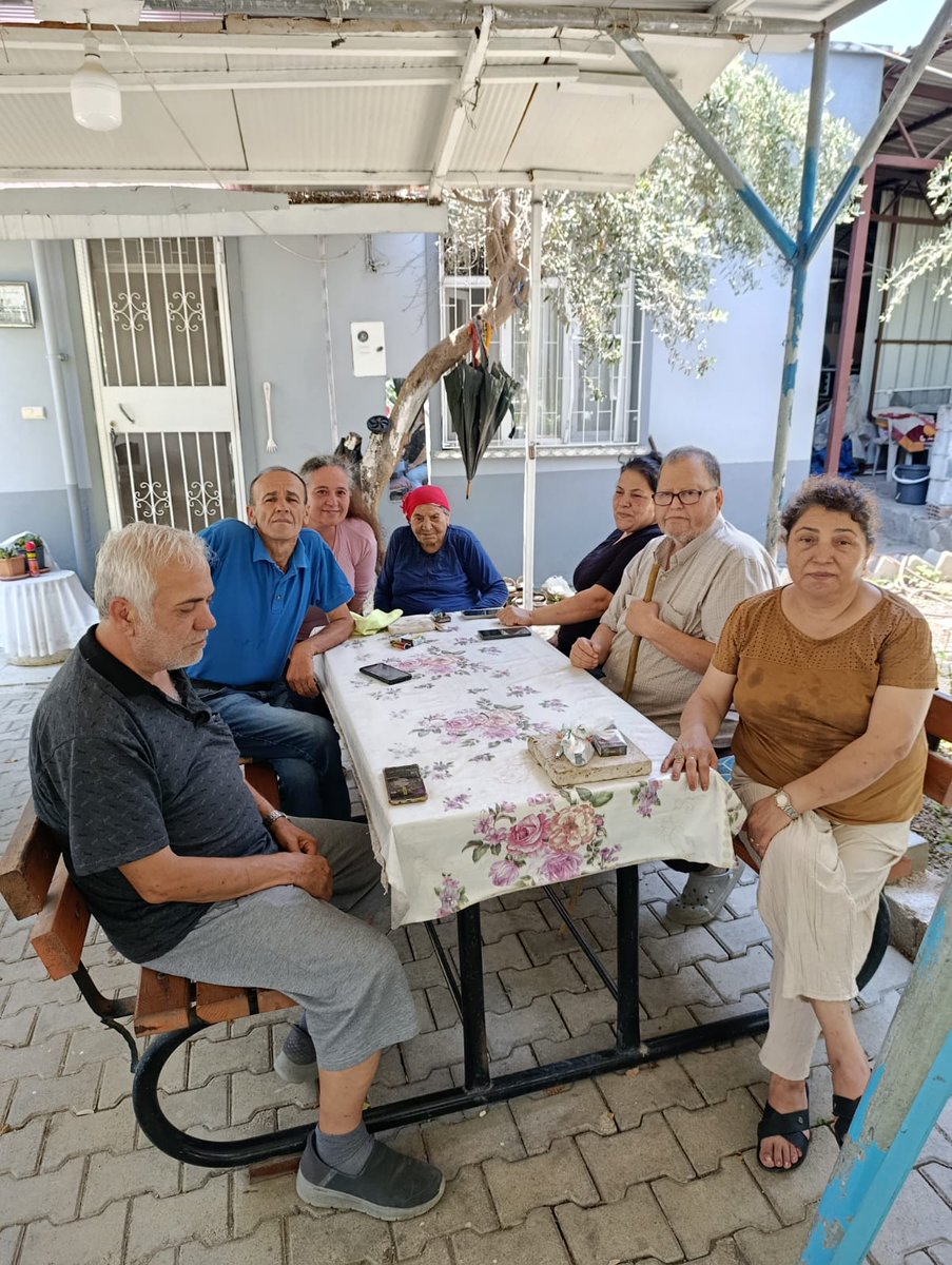 AKPartiDefne's tweet photo. 📍Aknehir Mahallesi 

AK Parti Defne İlçe Başkanlığımız olarak Aknehir  Mahalle Başkanımız Sn. Yılmaz GÜLÜM , Aknehir Mahalle sakinlerini ziyarette bulundu  
Misafirperverlikleri ve sıcak karşılamaları için kendilerine teşekkür ediyoruz. https://t.co/QutVbsmVJr