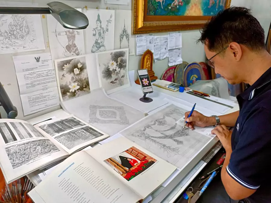 GavrocheMedia's tweet photo. Dans les ateliers des artisans qui préparent les funérailles royales de la reine Sirikit. #Thailande #Funeraille #Monarchie
https://t.co/kE1tMTThHA https://t.co/3VA6xN0EeW