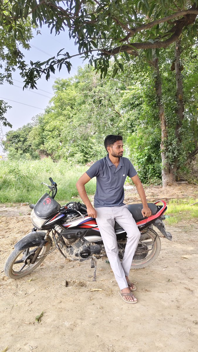 ANKITYA37229820's tweet photo. जो लोग वक्त पर बदल जाते हैं,
वो कभी दिल से अपने नहीं थे। 🥀 https://t.co/mfHgxh26XT