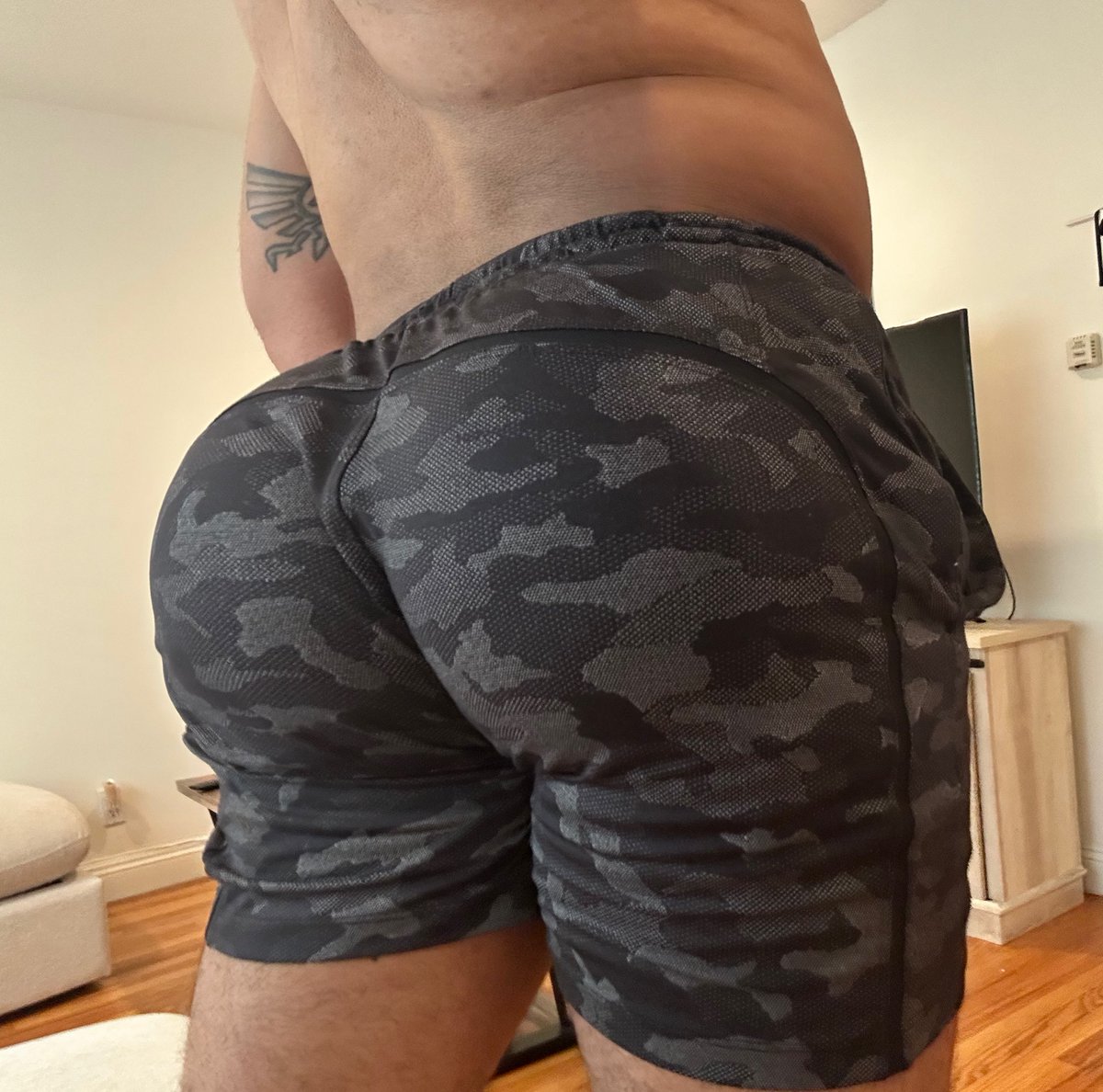 johnerzz's tweet photo. Just finished 30 reps of deadlifts at 315lbs https://t.co/AEO1OHQOnn