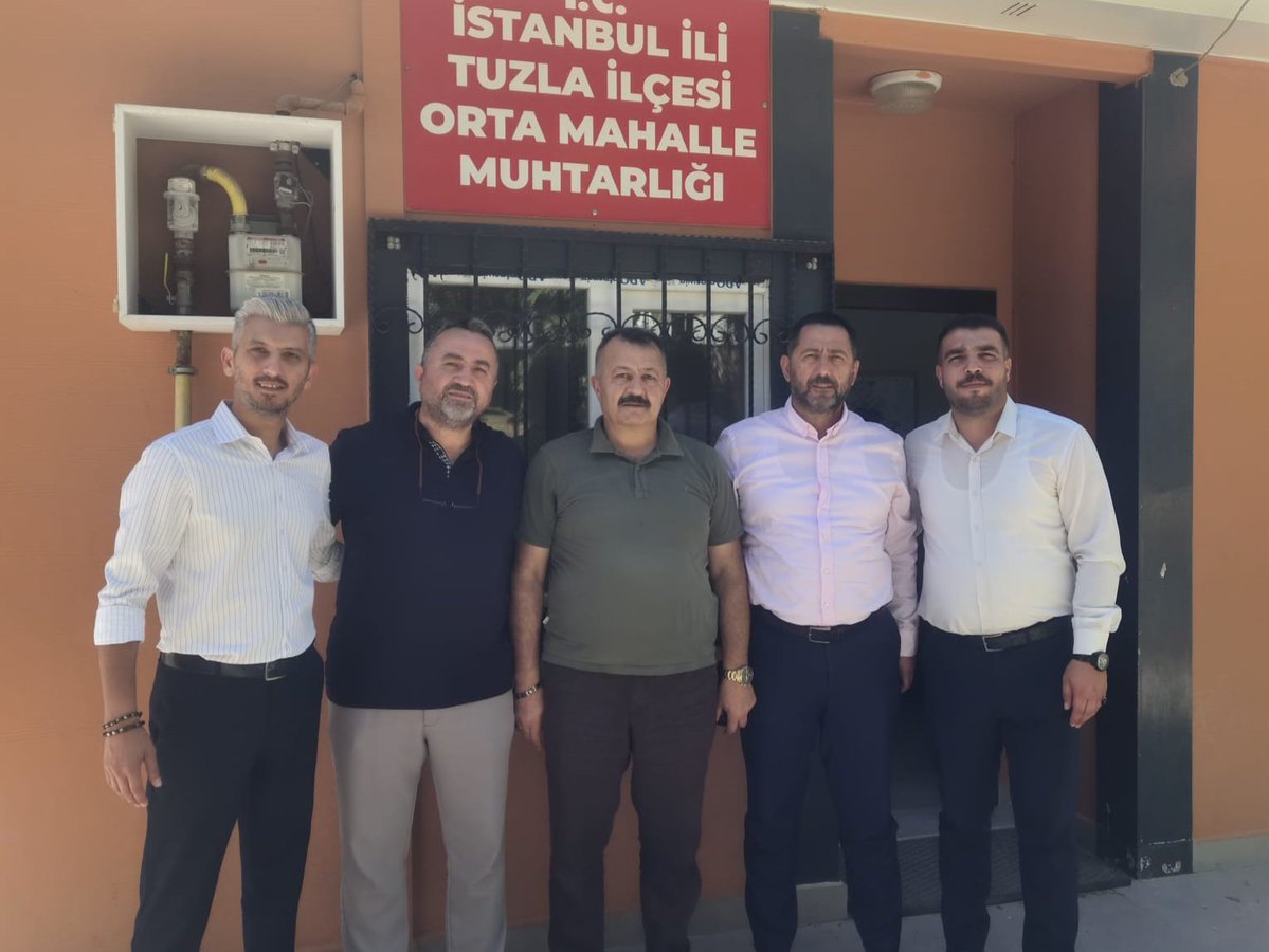 aktuzla's tweet photo. İl Yönetim Kurulu Üyemiz Ercan GÜMÜŞ ve İlçe Teşkilatımızla birlikte, #HerMahallesiyleTuzla anlayışıyla Orta Mahalle Muhtarımız Veysel AY'ı ziyaret ettik.

Misafirperverlikleri için Muhtarımıza teşekkür ediyor, çalışmalarında kolaylıklar diliyoruz.

@abdullahozdemir
@serefcolak
@akpartiistanbul