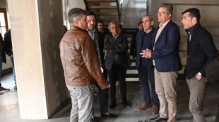 CasviFactory's tweet photo. 𝐄𝐥 𝐏𝐏 𝐜𝐮𝐞𝐥𝐚 𝟓 𝐫𝐞𝐟𝐨𝐫𝐦𝐚𝐬 𝐮𝐫𝐛𝐚𝐧í𝐬𝐭𝐢𝐜𝐚𝐬 𝐬𝐢𝐧 𝐜𝐨𝐧𝐭𝐫𝐨𝐥 𝐥𝐞𝐠𝐚𝐥 𝐚 𝐭𝐫𝐚𝐯é𝐬 𝐝𝐞 𝐞𝐧𝐦𝐢𝐞𝐧𝐝𝐚𝐬 𝐞𝐧 𝐥𝐚𝐬 𝐂𝐨𝐫𝐭𝐬

Pretende aprobarlas el PP, en Les Corts Valencianes...POR LA PUERTA DE ATRÁS

¡𝐌𝐀𝐍𝐃𝐀 𝐇𝐔𝐄𝐕𝐎𝐒! https://t.co/rOafRtZYfn