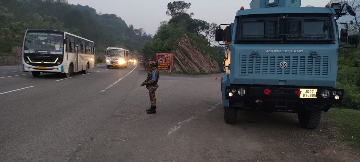 crpfindia's tweet photo. Standing tall against all odds. 

​#CRPF, along with @JmuKmrPolice, other CAPFs, and the #IndianArmy, is ensuring 24/7 security for the Shri #AmarnathYatra. Patrolling high ridges and remote tracks, our braves are keeping miscreants at bay while ensuring a smooth, safe journey for every pilgrim. 

#NationFirst
#Vandematram150 
#MissionNaxalMuktBharat2026
@gpsinghips
@crpf_j
@CentralZoneCrpf
@northeast_zone
@southzone_hyd