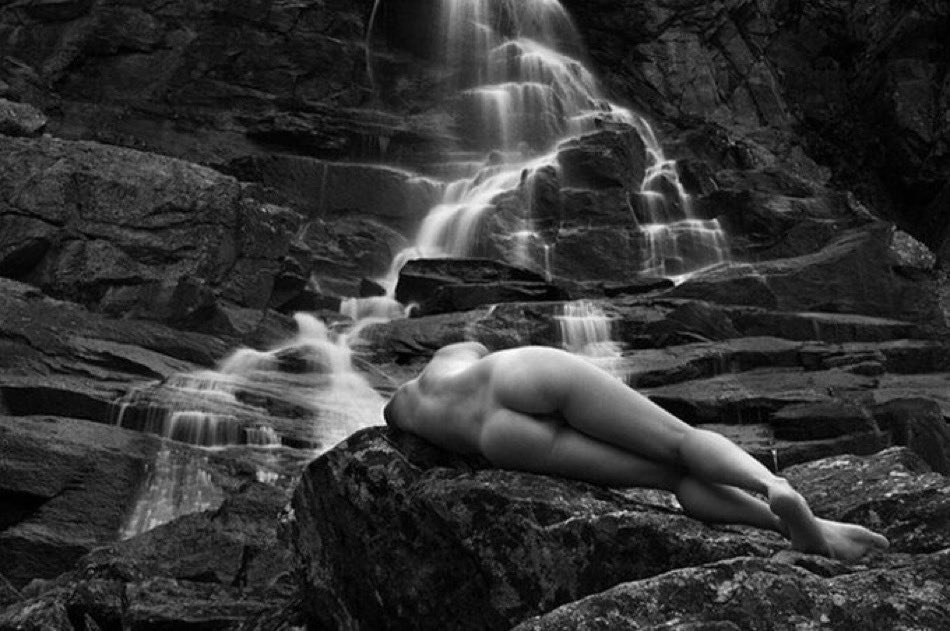 EdHonist's tweet photo. #ArtOfNude https://t.co/TcQKQhJbEr