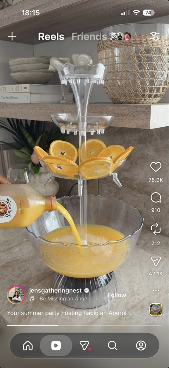 helenin's tweet photo. call the carabinieri immediately the americans are putting orange juice in aperol spritz fanculo https://t.co/iHZdo3DsRD