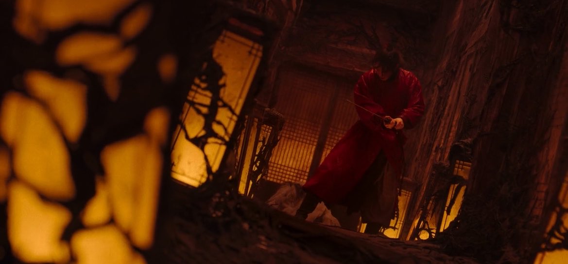 damibeen's tweet photo. love how the east palace cinematography is playing with the colours https://t.co/zGsJmnXJYw