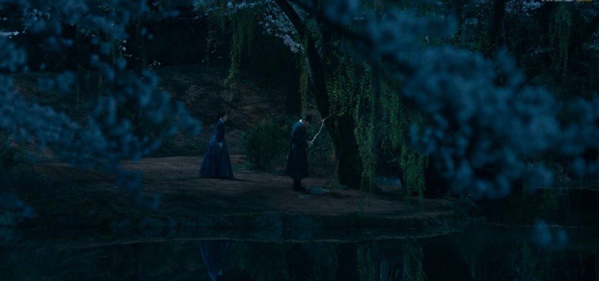 damibeen's tweet photo. love how the east palace cinematography is playing with the colours https://t.co/zGsJmnXJYw