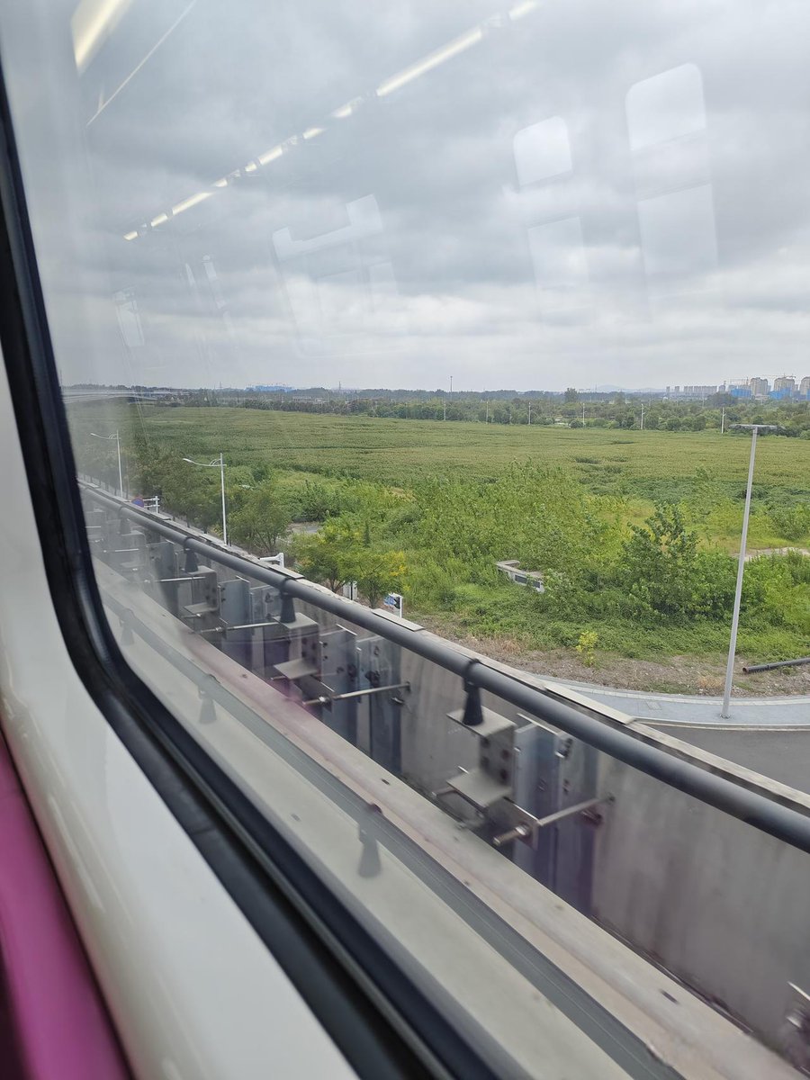 k4eH0H7zHjCBPX1's tweet photo. Caught the morning train to the coastal town today! Fresh sea breeze, no work notifications, perfect start to the weekend. https://t.co/TZHh9HZOjA