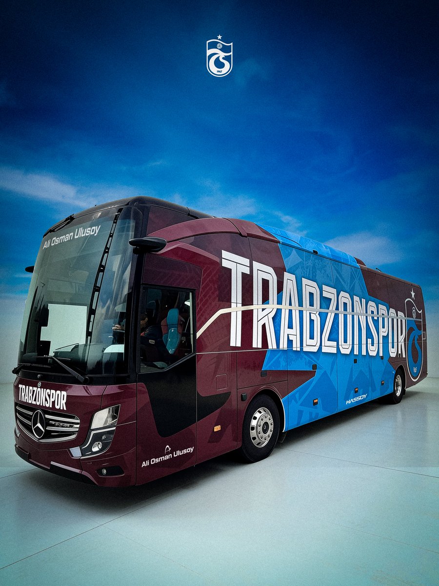 Trabzonspor's tweet photo. 🚍 Nesillerdir Aynı Sevda

Kulübümüzün kurucu üyesi ve ilk başkanı Ali Osman Ulusoy’un adı, bugün de Trabzonspor’un yolunda yaşamaya devam ediyor.

Kulübümüze verdikleri uzun soluklu destek ve gösterdikleri sarsılmaz bağlılık dolayısıyla Ali Osman Ulusoy ailesine ve şirket yönetimine teşekkür ediyor; kurucumuz ve ilk başkanımız Ali Osman Ulusoy’u bu vesileyle bir kez daha rahmet, minnet ve saygıyla anıyoruz.