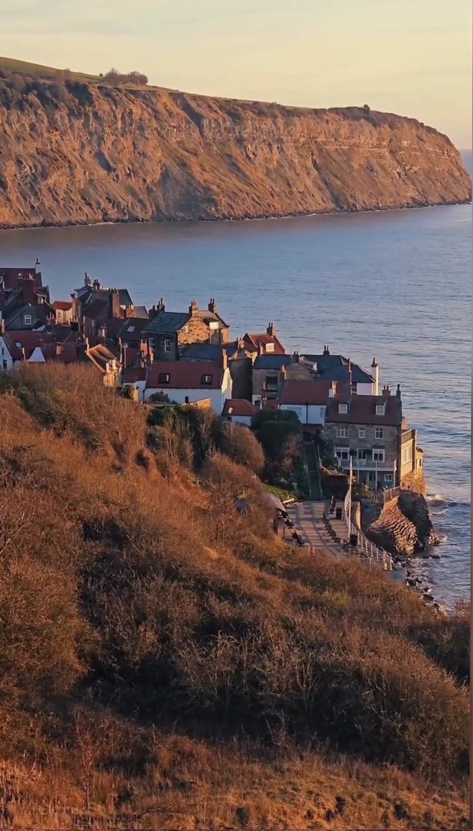 PontistGirl's tweet photo. Robin Hood's Bay. Yorkshire 🏴󠁧󠁢󠁥󠁮󠁧󠁿 https://t.co/n3M4erVuHF