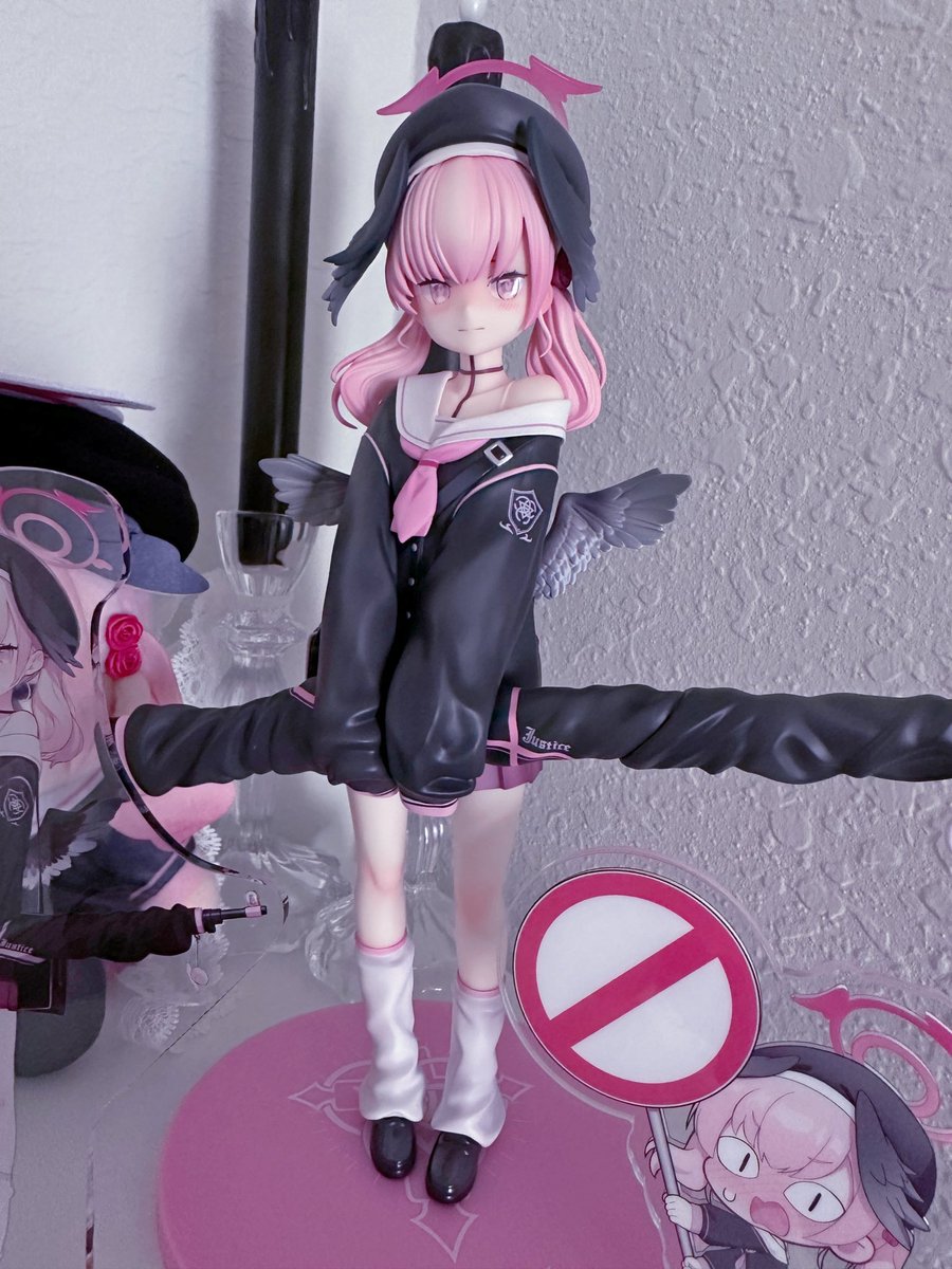 rvbedo's tweet photo. she arrived 🥹🩷🖤 https://t.co/s0sNxu3LF5