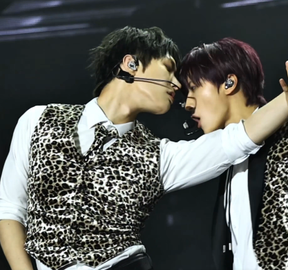 npomvtt's tweet photo. OI QUERIDO? Após performance de 'Troublemaker' feita por Mingi e Seonghwa (ATEEZ), Yunho dispara:

"Ah, eu queria ter dançado Troublemaker também.' https://t.co/mIsNtJLP5E