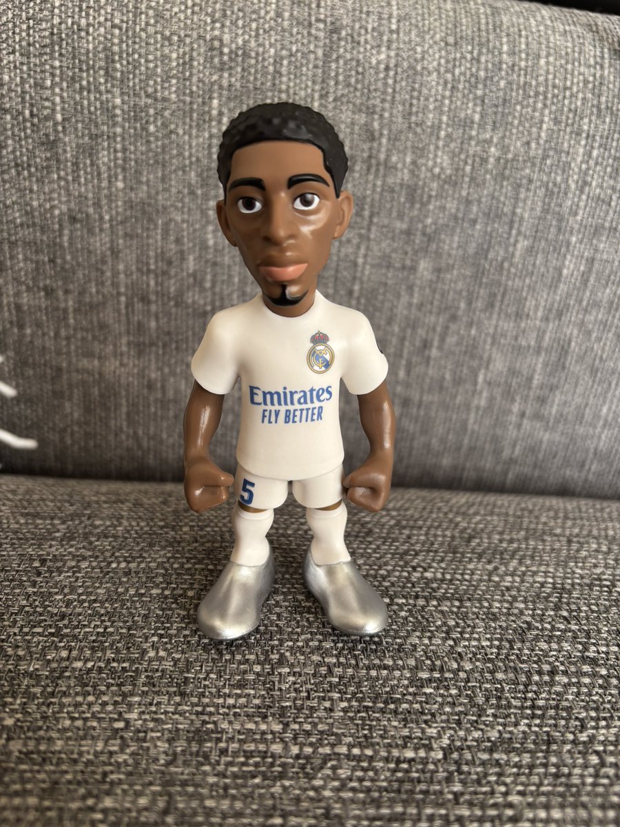 chronicfight's tweet photo. @Louis_Tomlinson look what my boyfriend got for me! 
But don’t be jealous, okay? 😌 https://t.co/PKCNFWwzuu