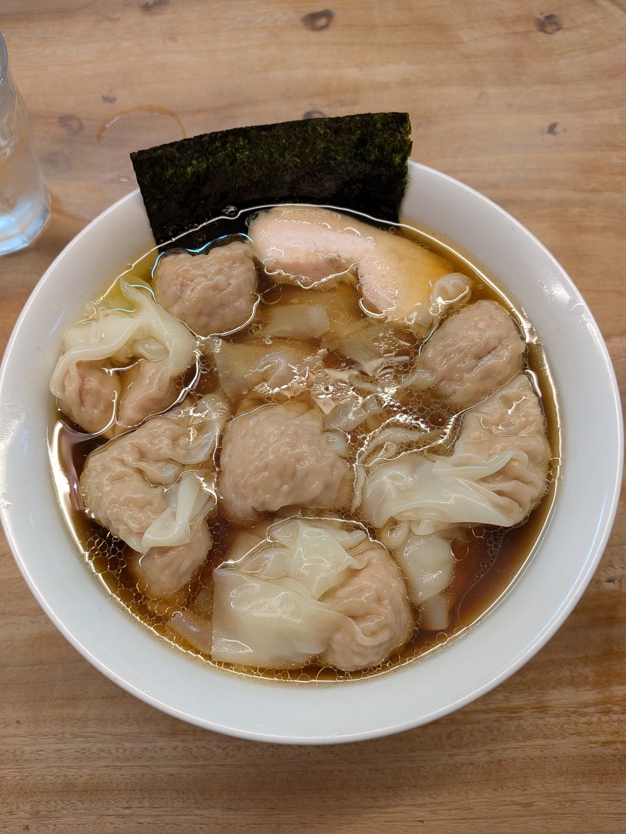 miuLAmen's tweet photo. 特手打中華そば + 雲呑×４

今週です！
ちょっもお久しぶりでしたが、やっぱり一番です😉
相変わらず最高のお味でした😋

#ラーメン #中華そば #一番いちばん #町田 https://t.co/6TKSZR51i2