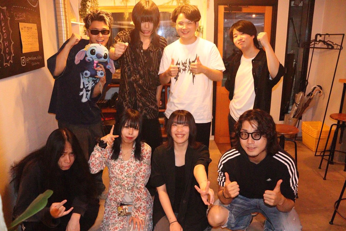 o__xxo2's tweet photo. 北千住PECKHAMあざした‼️

ブロンきめてたからだよ／東京恋慕
旅行/カネコアヤノ
中央線/シュシュがーる
深夜徘徊少年/LECO
nectar/JIGDRESS
あたし天使の堪忍袋/大森靖子
新宿/大森靖子
死んじゃーえーる/おそロシア革命  

また弾き語りやりたいo(^-^)o https://t.co/J12X8pkulp