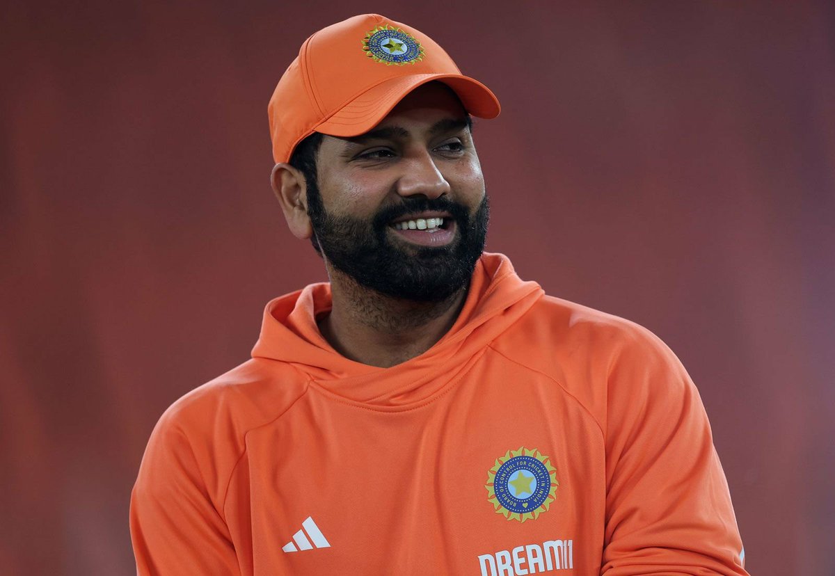 SouravShar53687's tweet photo. Is 19 July is last match day for Rohit Sharma ??? 🤔🤔

Rohit Sharma's Parents Has Arrived At London.💯

Is Rohit Sharma's  2027 World cup dream is over ??🥺🥺

It's shame on selectors for retiring forcefully.😡😡

Now it's time to a greater comeback legend . ☠☠

#rohit #bcci https://t.co/ZwzcEUYJjK