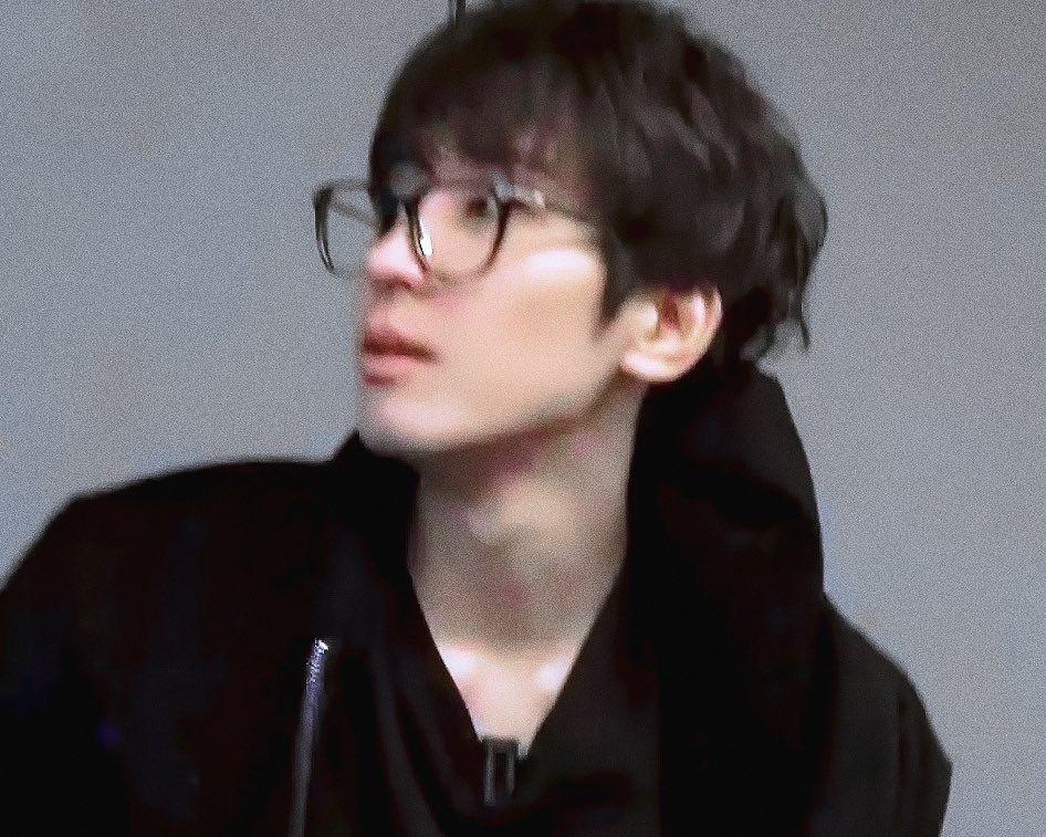 wo0weee's tweet photo. 밍규랑 워누 둘이 싸울 때 무조건 높임말 쓰기로 했으면 좋겠다.

형. 너는,
                                          높임말, 해야죠.
아니
이 와중에도
                                          안 할 건가요?
…
제가 잘못했어요… https://t.co/QUHtHcWDPs