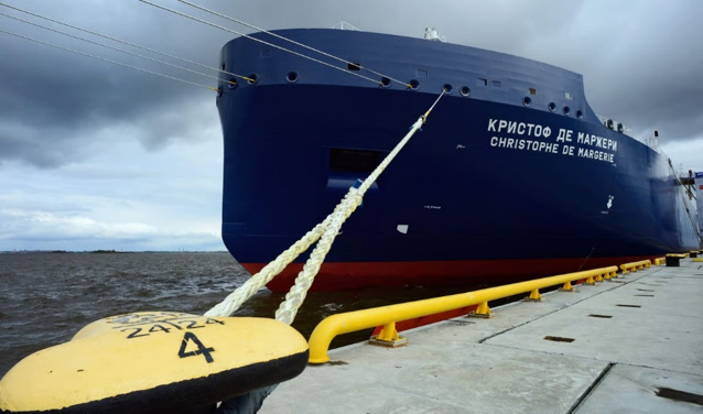 KShevchenkoReal's tweet photo. ⚡⚡⚡BREAKING: Over 100 European parliamentarians from 16 countries are demanding Danish shipyard Fayard immediately stop servicing Russia’s Arc7 ice-class #LNG tankers. With the EU embargo starting in 2027, MEPs say Fayard must close this loophole NOW — no more repairs in 2026. However, with #EnergyCrisis looming over Europe the fight against Russian energy could turn into another hypocrisy. Or.. no? #GlobalEnergy