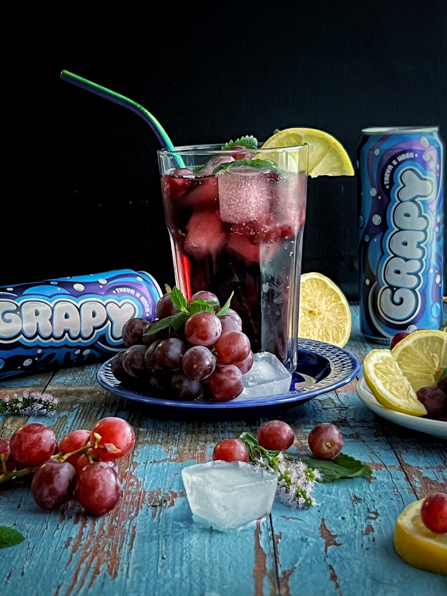 _nikitchen's tweet photo. Nikitchen módra szerettem volna elkészíteni a véleményem az új TheVr ( @wearethevr ) X Nber (@zsozeatya ) Grapy üdítőjéről😉🍇 

Megtalaljátok Instán hosszan leírva: @ _nikitchen_ 😘💜🤍💙 

@thevrpisti @thevrjani @Zsozeatya https://t.co/M2YA1BHlxX