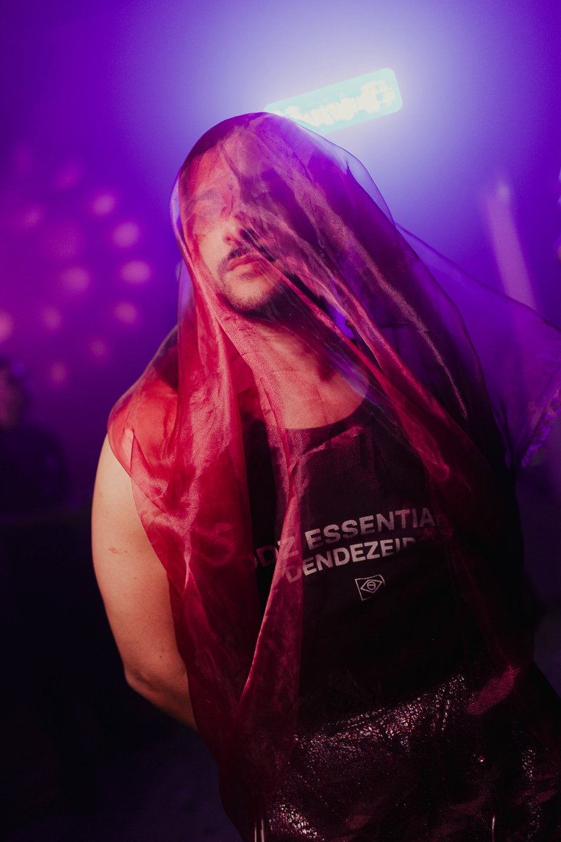 tarantinafesta's tweet photo. A danceteria é aqui 📍

Noite linda de ingressos esgotados e muitas confissões na pista de dança da TARANTINA Confessions 

📸 https://t.co/KXUKSXNLrb

por @alan_rodrigues https://t.co/QYaWaWKnaw