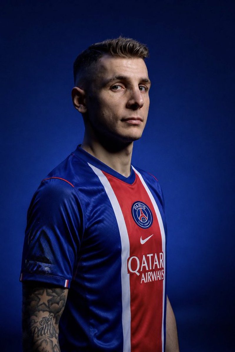 PSG_Report's tweet photo. 🚨🥇| JUST IN: Lucas Digne’s arrival at PSG is set to trigger a domino effect in the squad. 

Lucas Hernandez is set to take on the role of a back-up LCB covering for Willian Pacho and Lucas Beraldo is set to join the midfield rotation. @lequipe https://t.co/FPUw5BJZ1c