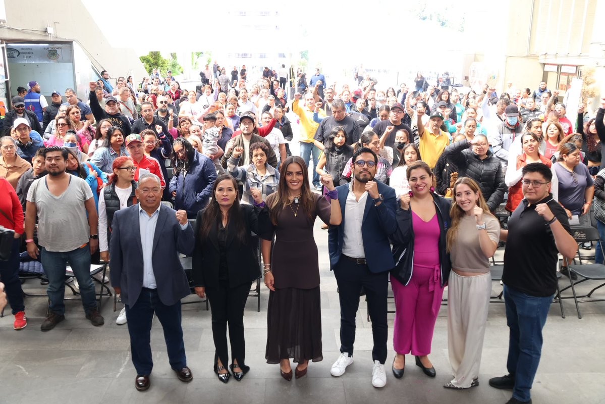 AlessandraRdlv's tweet photo. Hoy no entregamos un apoyo. Entregamos una oportunidad.

Con Chambéale, 200 familias de Cuauhtémoc recibieron herramientas para salir adelante, emprender, fortalecer su trabajo y llevar más oportunidades a sus hogares.

Creemos en los programas sociales que generan autonomía, no dependencia. En apoyar a quien quiere salir adelante con su esfuerzo y su talento.