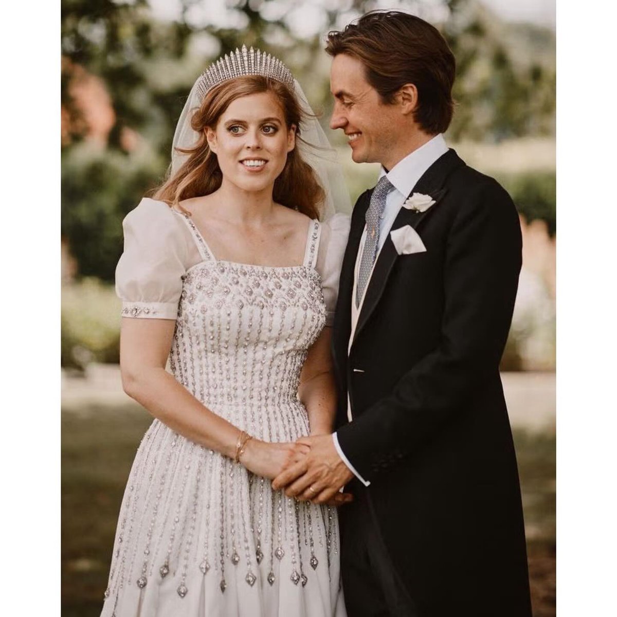 RoyalWikipedia's tweet photo. Wishing a very happy sixth wedding anniversary to Her Royal Highness Princess Beatrice, Mrs Edoardo Mapelli Mozzi and Mr Edoardo Mapelli Mozzi who married in a private wedding in the Royal Chapel of All Saints❤️
1/4❤️
#HerRoyalHighness #PrincessBeatrice #EdoardoMapelliMozzi https://t.co/hLBu4eyCbw