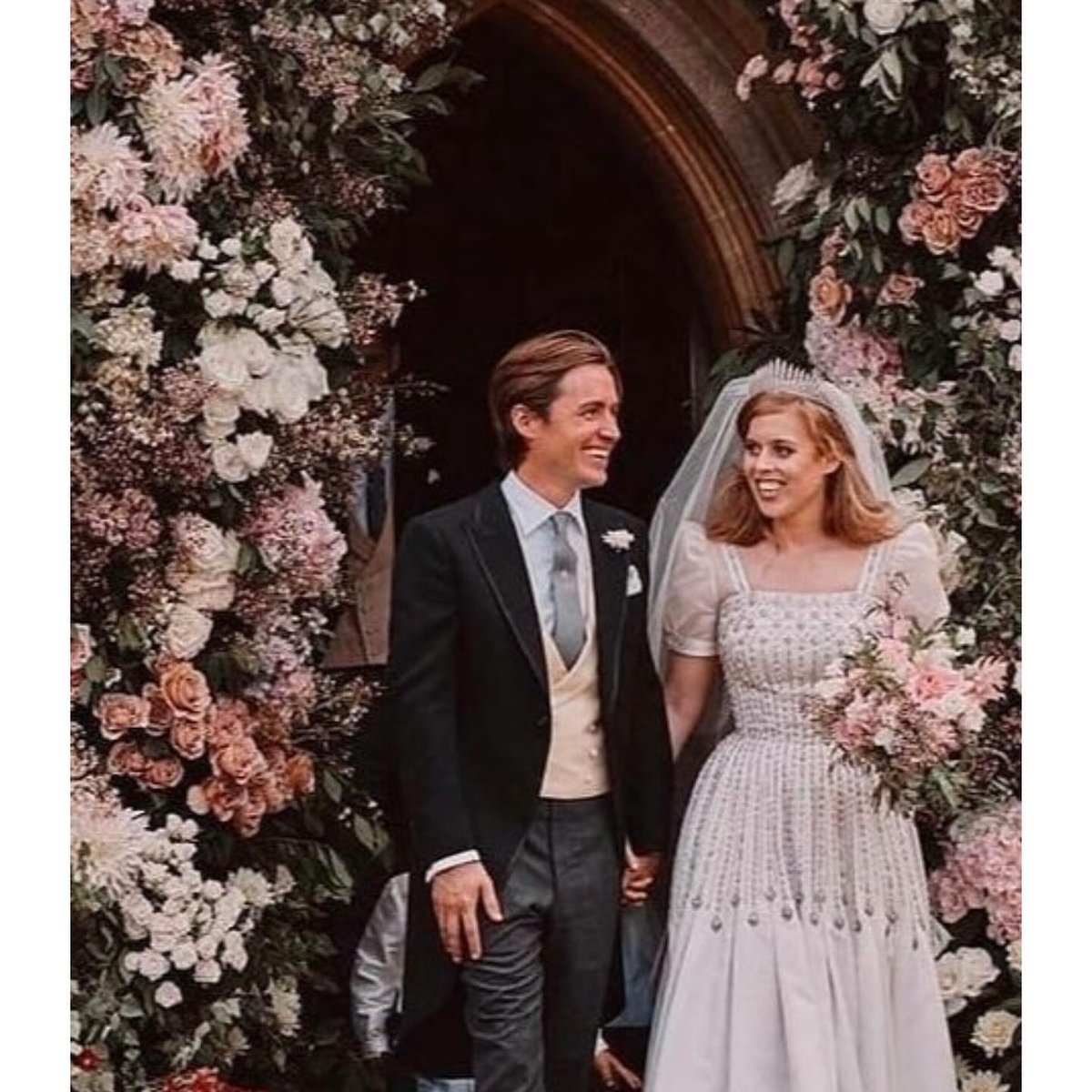 RoyalWikipedia's tweet photo. Wishing a very happy sixth wedding anniversary to Her Royal Highness Princess Beatrice, Mrs Edoardo Mapelli Mozzi and Mr Edoardo Mapelli Mozzi who married in a private wedding in the Royal Chapel of All Saints❤️
1/4❤️
#HerRoyalHighness #PrincessBeatrice #EdoardoMapelliMozzi https://t.co/hLBu4eyCbw