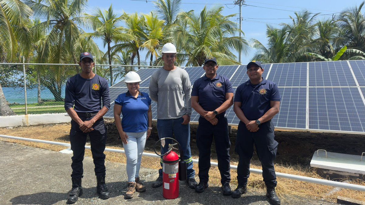 BCBRP's tweet photo. 🚒 #PanamáEsteDarién 

DINASEPI realizó inspecciones y capacitaciones en Puerto Obaldía y La Miel sobre prevención de incendios, primeros auxilios y uso de extintores. 

#BCBRP https://t.co/L1pmGetFuU
