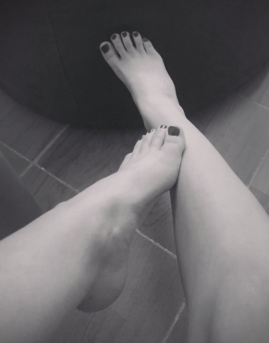sherina418's tweet photo. Feet lovers come Worship me 🙇

Join my premium telegram group to see my exclusive content😊 🍑 https://t.co/GpcQIqzgJG