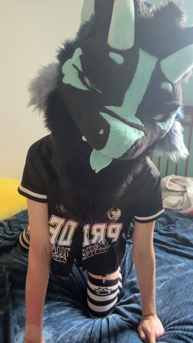 _plvty_AD's tweet photo. happy fursuit friday 💙 https://t.co/pWGIJZZwCT