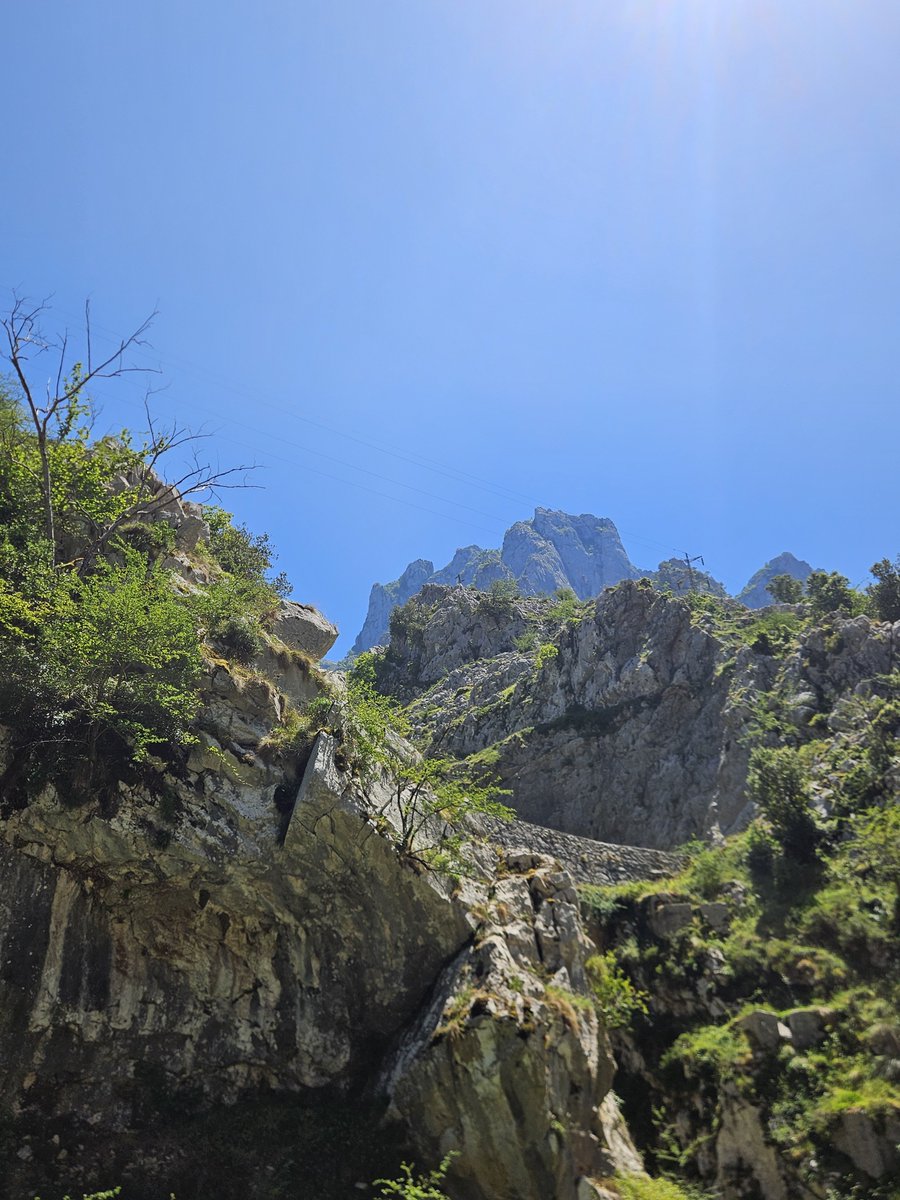 thurincz's tweet photo. #RutadelCarres #Asturia #Spain https://t.co/akLQmHPhf0