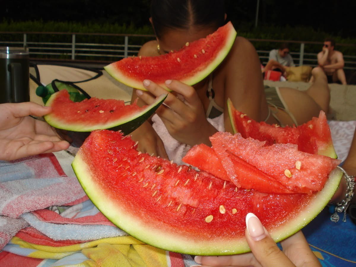 FlikFleck's tweet photo. how pinterest sees you ~*SUMMER EDITION*~  

☀️ summer outfit 
☀️ summer vacation 
☀️ summer fruit
☀️ summer nails https://t.co/nH1pyriLMV