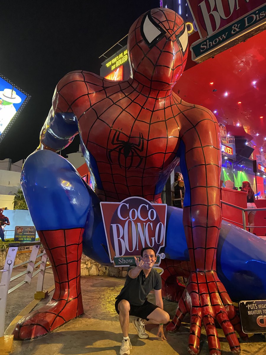 csrcorona's tweet photo. @Cinemex SpiderMan ha sido parte de mi vida desde que era niño. A los 3 años me rompí el brazo derecho intentado imitarlo, pero mientras crecía ya no solo fue un ejemplo para jugar a ser superhéroe, se convirtió en una gran inspiración de empatía y de valores. Te amo Spiderman. 🕷️🤟🏼 https://t.co/Y7LlrpLag7
