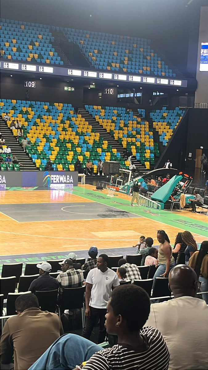 MbagaT's tweet photo. Game 1 was supposed to start from 6:30pm now It’s 7:40and @ferwabaRW hasn’t even communicated the issue. I think It is not professional at all!  @bkarenarw https://t.co/F3oWlQDXod