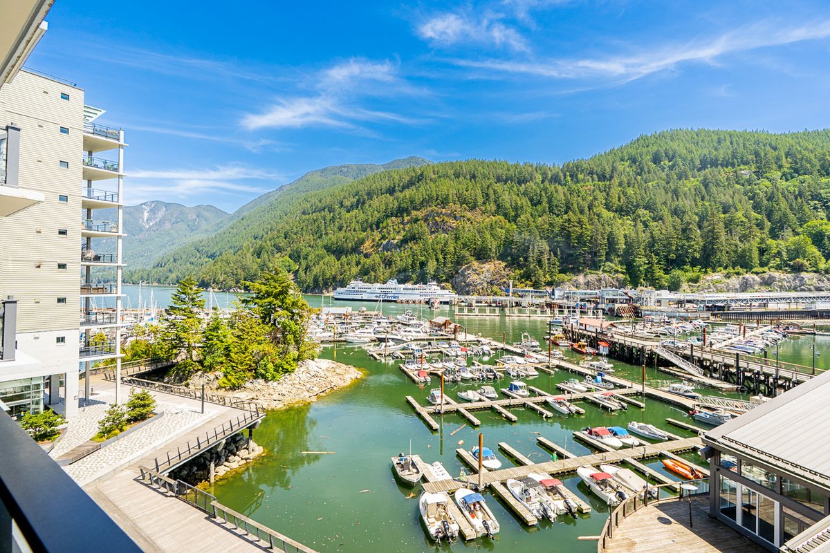 your_hometeam's tweet photo. #NewLuxuryListing – Experience this SANCTUARY: a beautifully designed waterfront 2bdr suite w/poetic views of the Sea, Harbour &amp; Mountains. Tour: https://t.co/2hhDIC4zTz

https://t.co/vwEVO1soBo https://t.co/SjwBj9lJoH