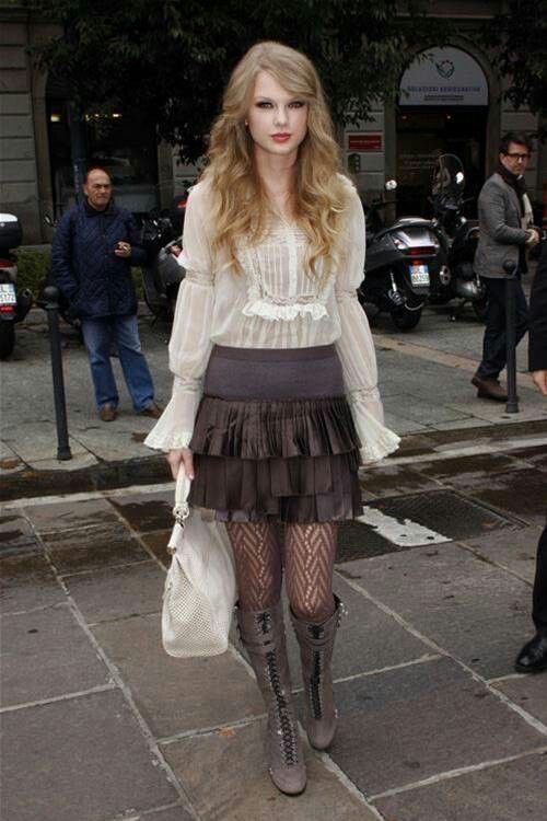 fearlesslygrace's tweet photo. these photos too. 2010 but she seemed so??!! grown to me. still one of her best fits imo https://t.co/Q8Gmj65FZ5