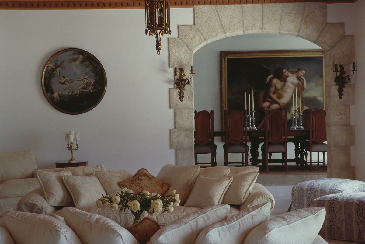 zoeloveshouses's tweet photo. madonna’s 1931 miami house photographed in 1994 https://t.co/DQurp5ZvZv
