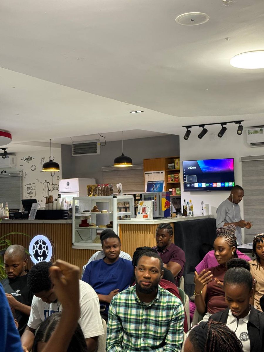 creatorsvilage's tweet photo. The conversations are flowing, the ideas are fresh, and the room is buzzing. 🧡

Trend Table is live at creator's Village! https://t.co/1QazBwEmsH