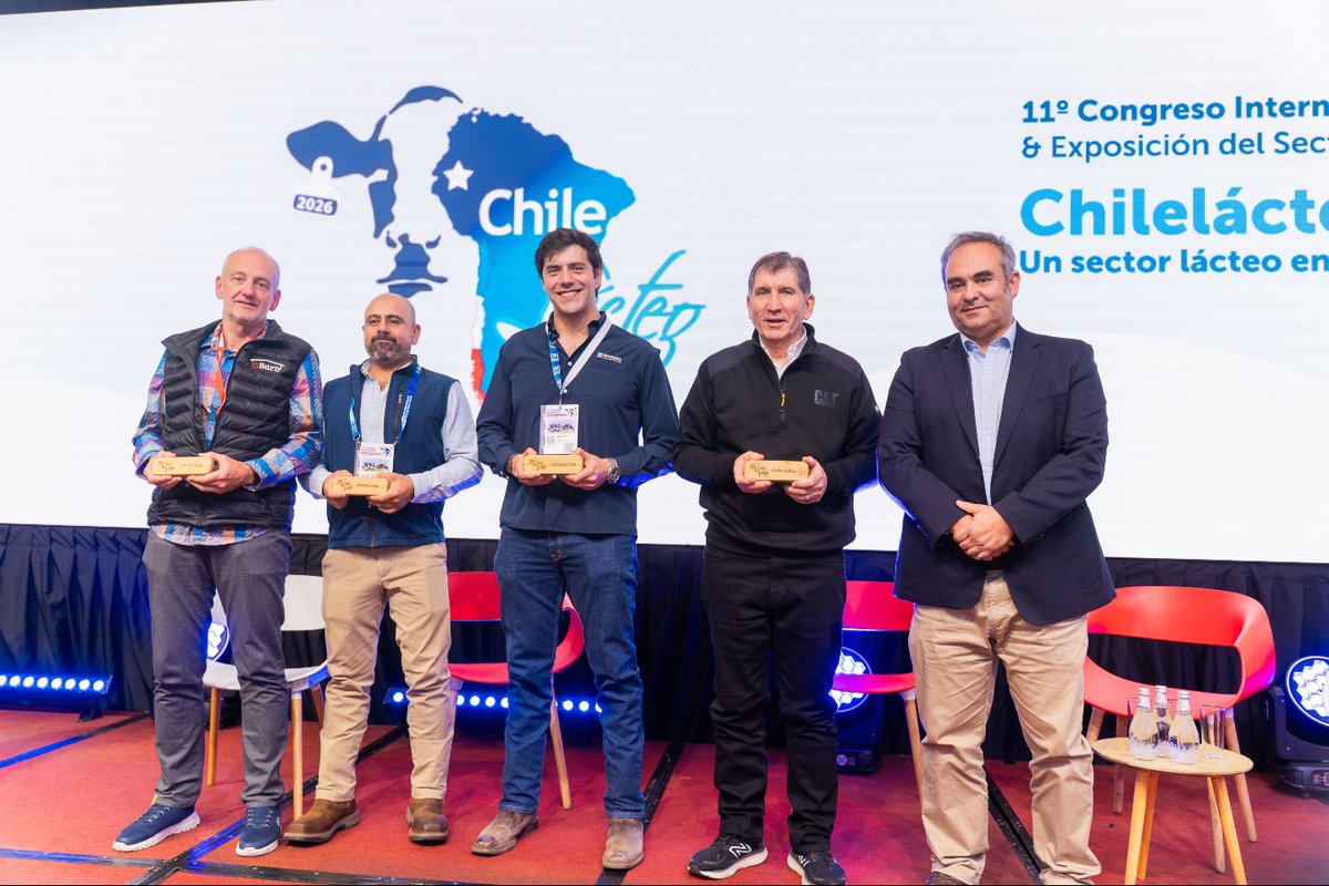 FedelecheFG's tweet photo. #País🇨🇱 Rodrigo Mardones, gerente de Agrollanquihue y vicepresidente de la Multigremial de Los Lagos calificó como un éxito la reciente versión de ChileLácteo

Nota completa https://t.co/2KmoMGp9aE 📱
LINK https://t.co/7210ipVloT

#lecheria #leche #lechesustentable #lechechilena https://t.co/Am3Fqpq31K