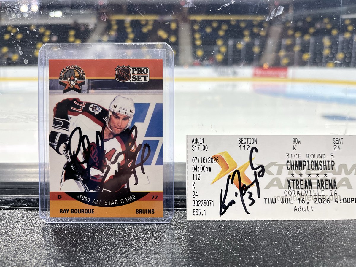 HockeyCards8's tweet photo. Went back for more #3ICE hockey yesterday and was able to get a couple more autographs.
Thank you, Ray Bourque and Ken Daneyko! https://t.co/jY15AwecGz
