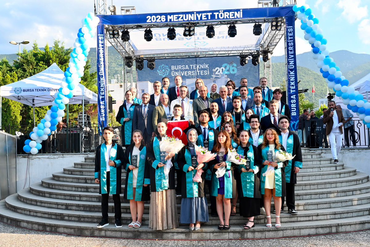 akpartibrs's tweet photo. İl Başkanımız Sayın Davut Gürkan, Valimiz Sayın Erol Ayyıldız ve milletvekillerimizle birlikte Bursa Teknik Üniversitesi Mezuniyet Töreni’ne katıldı.

Emeklerini başarıyla taçlandıran tüm gençlerimizi tebrik ediyor; bilgi, azim ve heyecanlarıyla kariyer yolculuklarında başarılar diliyoruz.

@davutgurkan