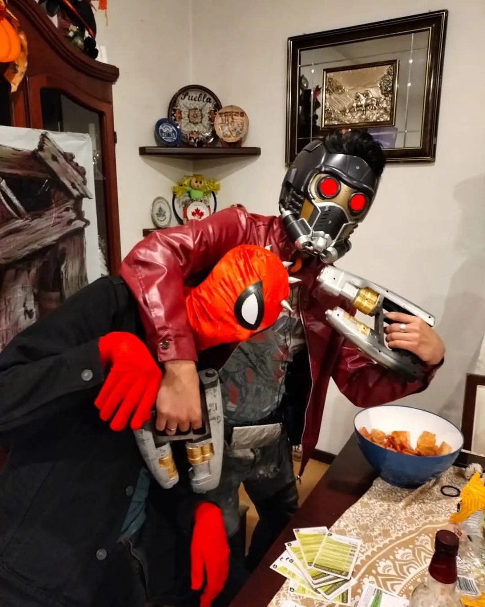 MarioMejF's tweet photo. @Cinemex No tengo a al alcance mi colección para poder demostrar mi fanatismo, pero sí muchos otros momentos en los que, como buen fan, se puede ver lo mucho que amo Marvel y sobretodo a Spiderman❤️ 
Gracias a él aprendí a levantarse dos veces más de las que te llegas a caer.
Ojalá ganar! https://t.co/u4FwR0P6oS