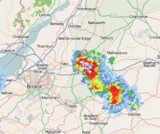 UK Thunderstorm Updates tweet media