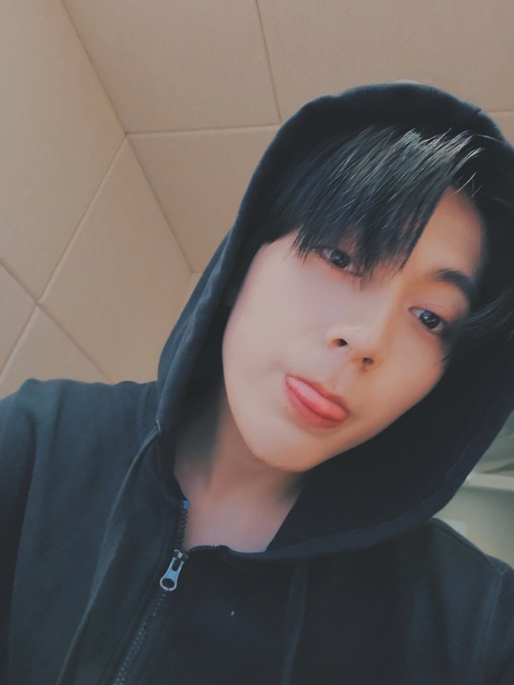 Wongyuritas's tweet photo. #OnlyBSelcaDay #OBSD #JUSTB #ONLYBSD #Sangwoo #상우 #김상우
@JUSTB_Official @JUSTB_twt
OnlyB selca day ON MY BIRTHDAY!!!??? Meant to be ❤️❤️ https://t.co/g7JWaigZiX
