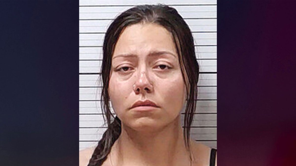 MyTrueCrimeNews's tweet photo. A Wyoming woman is accused of pouring scalding water onto a 4-year-old’s head because he was “ugly” and pushing him down the stairs, according to an affidavit. Read the full story at the link in our bio or at https://t.co/tJdZDTFln5. https://t.co/q3CxZwlK0j
