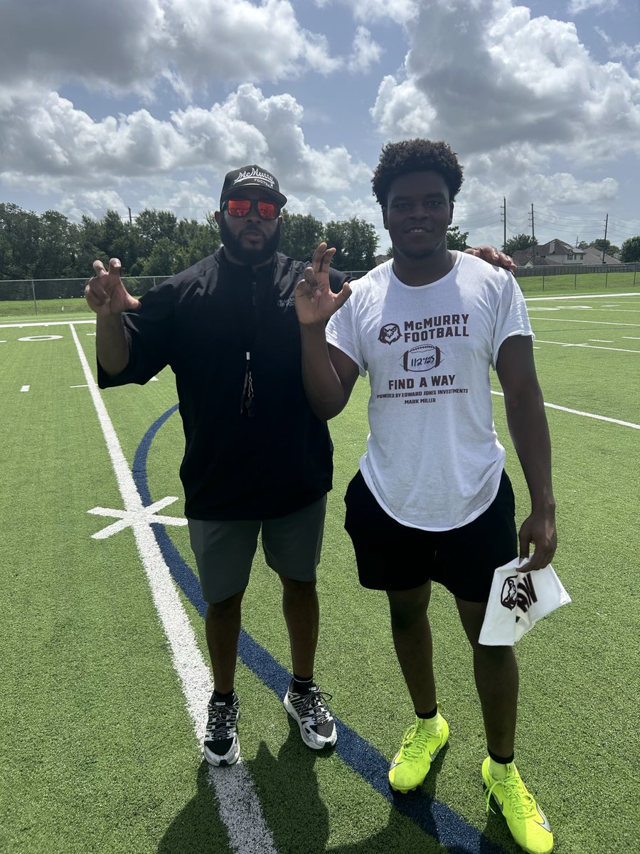 XavierEdwads27's tweet photo. #AGTG after an amazing conversation with @IamCoachWash I am blessed to receive my first offer from @McMURRYFOOTBALL https://t.co/Pv91RDqpXb