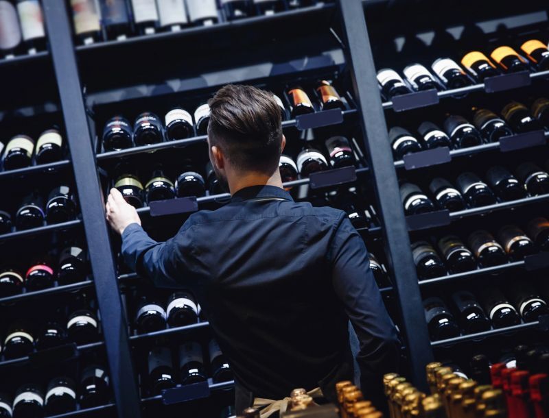 vinetur's tweet photo. Estados Unidos arrastra al comercio mundial del vino con un desplome del -38,8% en valor

Sin ese mercado, las importaciones habrían crecido en valor pese al retroceso general en volumen
https://t.co/NuwkeEnkfk https://t.co/W5UCtzB8X9
