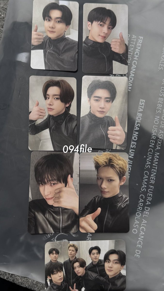 ahgasela's tweet photo. ENHYPEN’s wv album photocard version C 🖤 https://t.co/vbho5pBDv9
