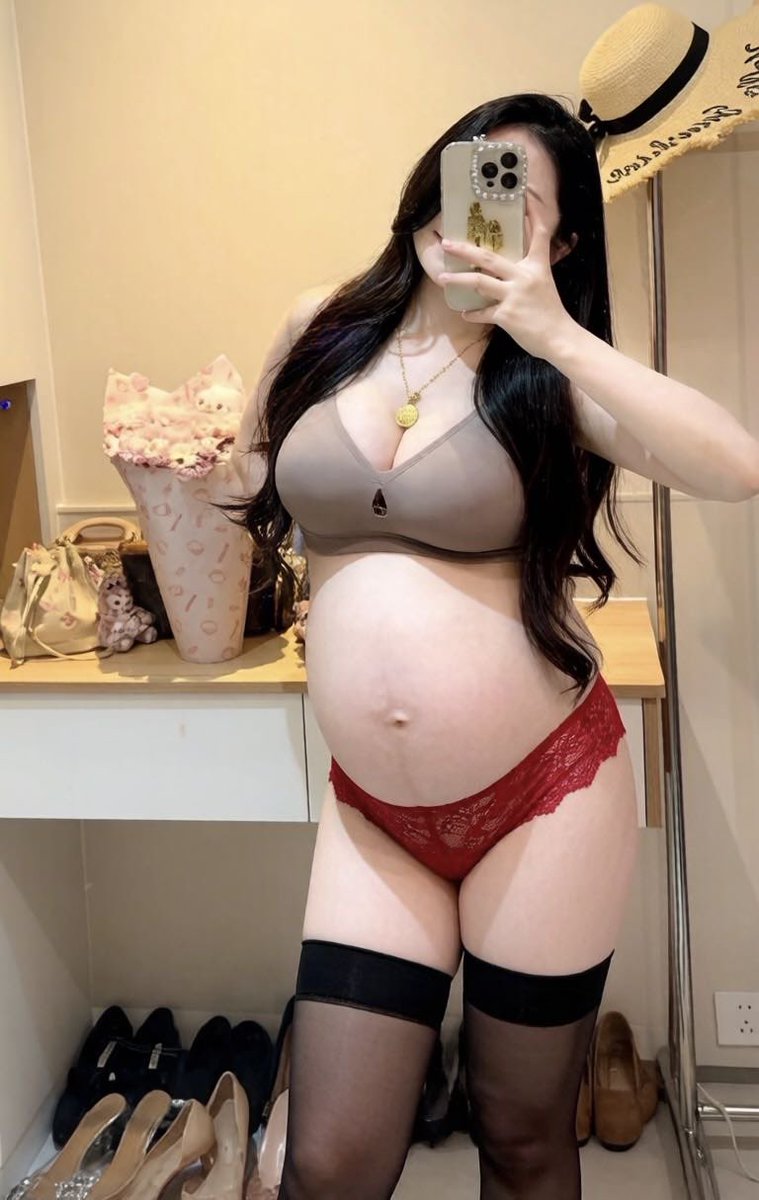 xutai1010's tweet photo. My newly purchased red lace underwear
 #孕妇  #PregnantWoman #pregnant https://t.co/DbJmXLkN6y